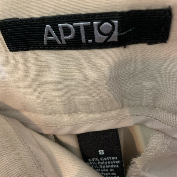 Beige APT.9 cotton blend pencil skirt. Size 8
B5 - Picture 3 of 5